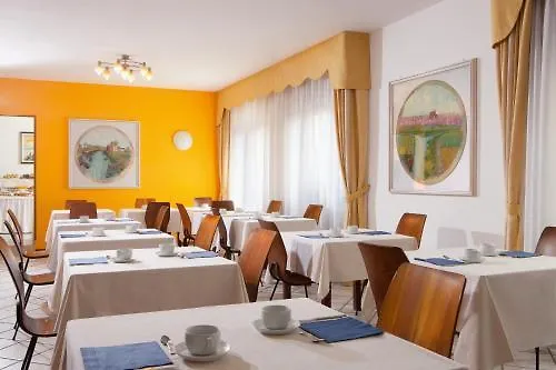Hotel Diana Лидо-ди-Езоло 3*,  Италия