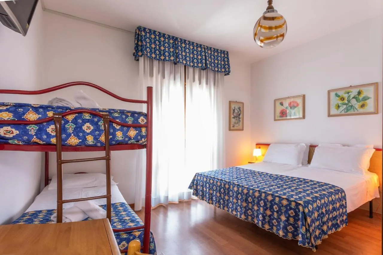 Hotel Diana Лидо-ди-Езоло 3*,  Италия